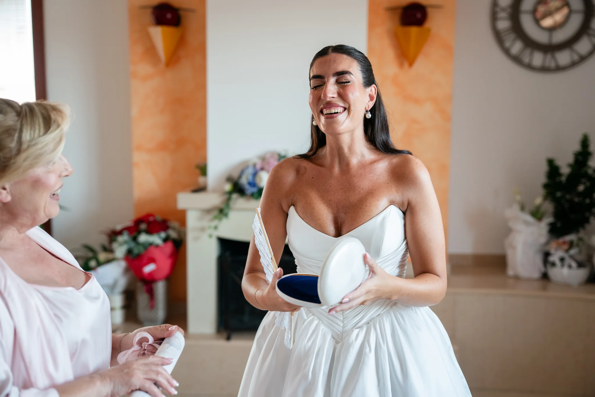 Il sorriso di Nicoletta durante i preparativi