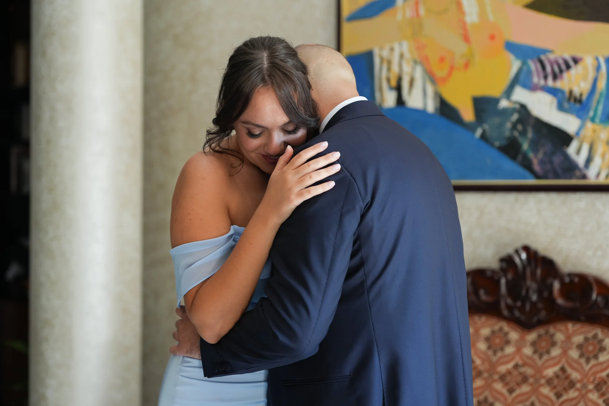 Un abbraccio prima del matrimonio